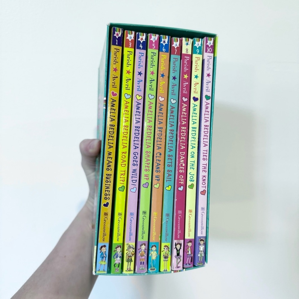 2016 Amelia Bedilia 10 Book Box Set - MISSING ONE